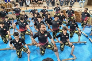 به رسم فتوت به مناسبت روز فرهنگ پهلوانی و ورزش زورخانه ای شهرداری نجف آباد